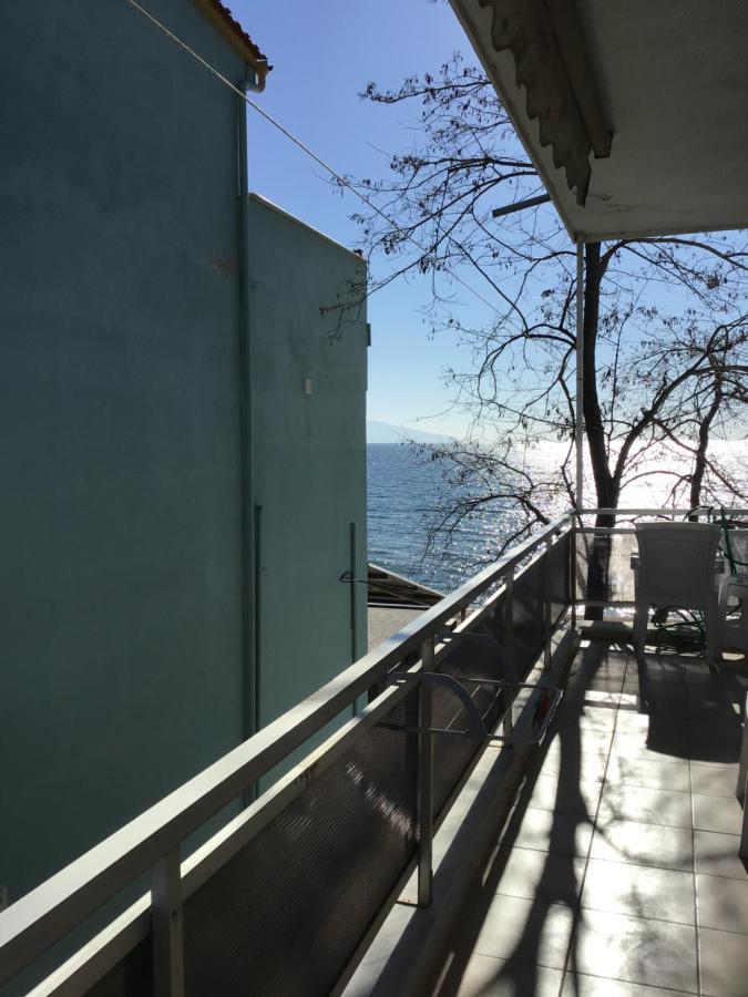 Ammos Apartments Nea Karvali Exteriör bild