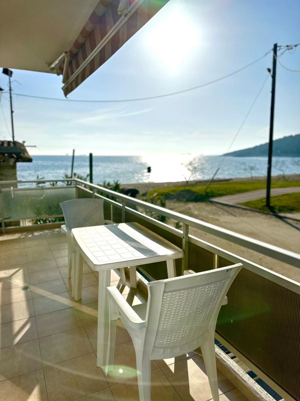 Ammos Apartments Nea Karvali Exteriör bild